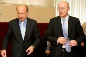 A.Kubilius ir A.Valinskas buvo ne tik labai panašūs valstybės reikalų išmanyme, bet ir kaklaraišisu tokius pačius nešiodavo. Panašūs tikriausiai bus ir G.Landsbergis bei S.Skvernelis.